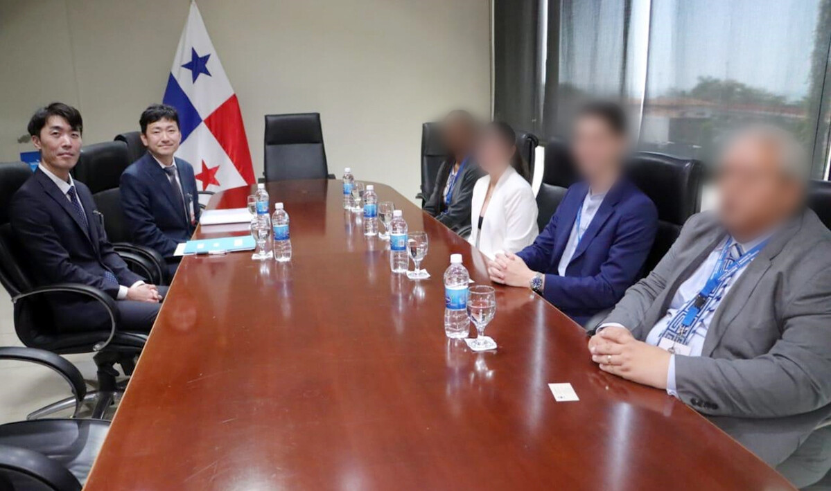 체납추적 실무자들이 파나마에 방문하여 파나마 국세청 직원들과 실무자회의를 진행하고 있다