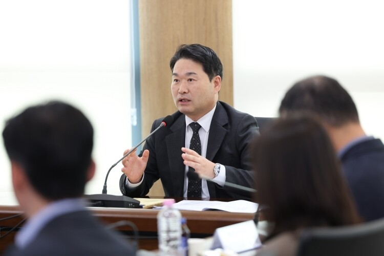 이날 회의에서 박헌 관세청 차장이 모두발언을 하고 있다.